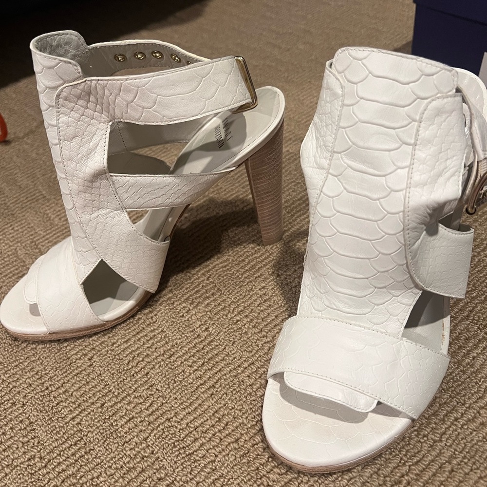Stuart weitzman white sandals size 8.5